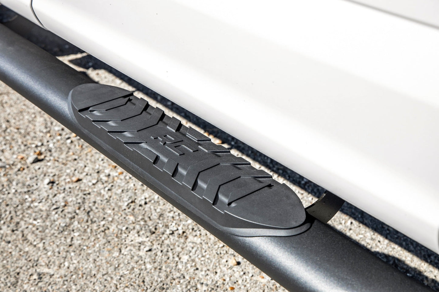 Oval Nerf Step Crew Cab Black Ford F-150/Lightning/F-250/F-350/Raptor (15-26) Rough Country-5