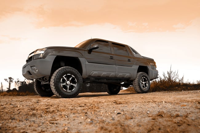 6 Inch Lift Kit NTD V2 Chevy Avalanche (02-06)/Suburban 1500 (00-06) Rough Country-1