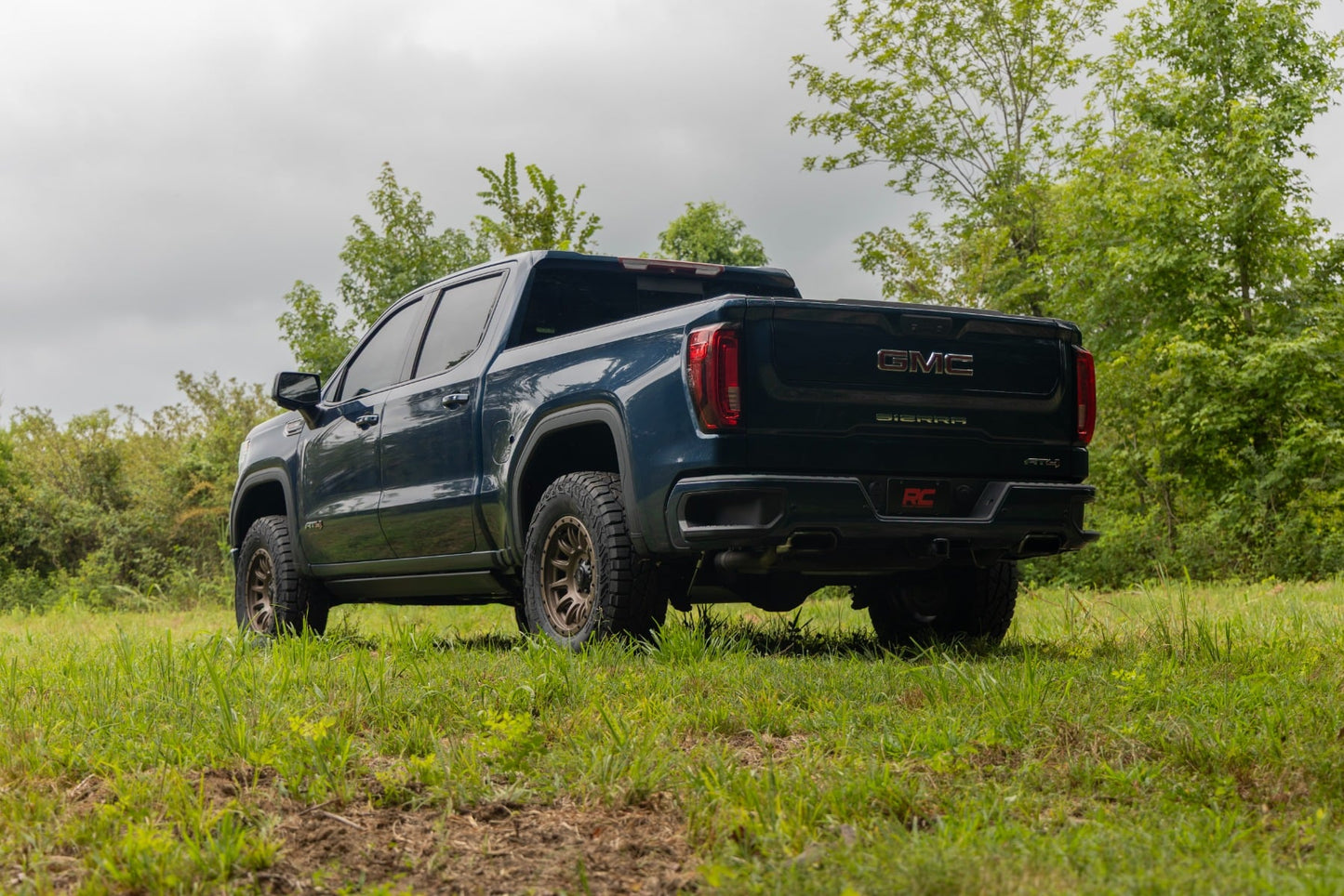 3.5 Inch Lift Kit Mono Leaf Rear Red GMC Sierra 1500 2WD/4WD (2019-2024) Rough Country-5