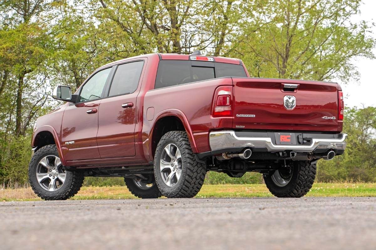 Rough Country 3.5 Inch Ram Bolt-On Lift Kit w/ N3 Struts and Rear V2 Shocks 19-23 Ram 1500 4WD) Rough Country