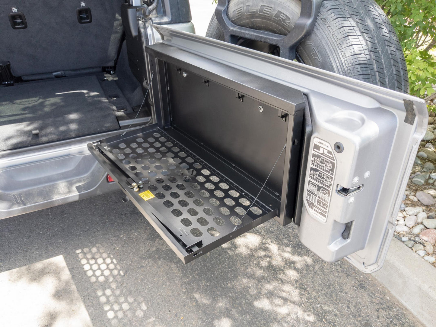 Tailgate Lockbox - 18-23 Wrangler JL MOLLE Panel Black Products Tuffy Security-9