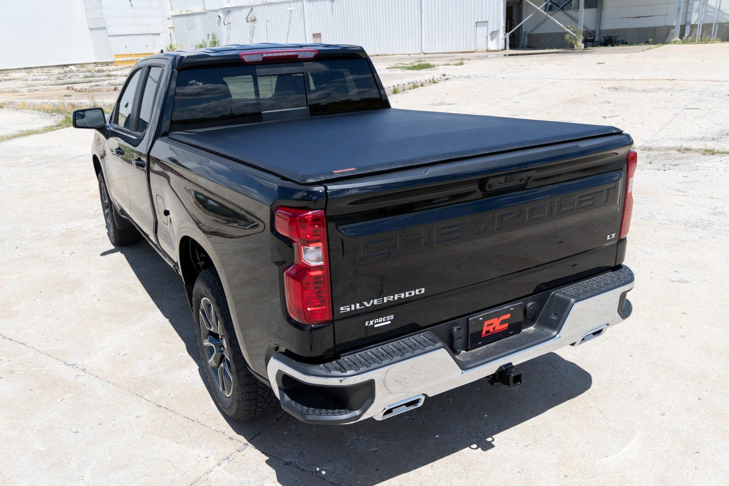 Soft Roll Up Bed Cover 6 Foot 7 Inch Bed Chevy/GMC Sierra 1500 (19-26)/Silverado 1500 (19-26) Rough Country-5