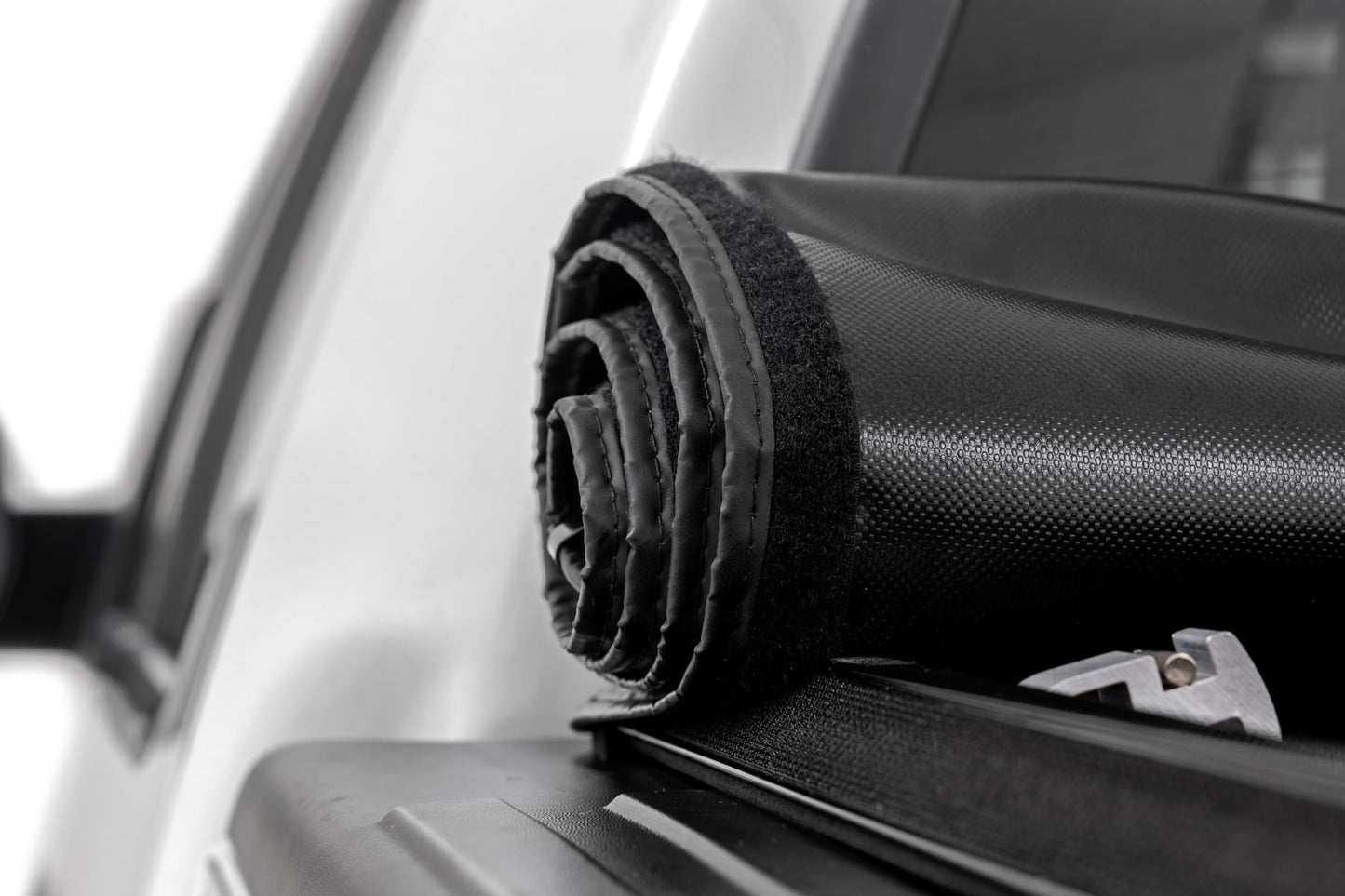 Soft Roll Up Bed Cover 5 Foot 7 Inch Bed Ford F-150 2WD/4WD (2004-2014) Rough Country-5