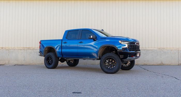 6 Inch (6 Inch +2 Inch) Big Lift Kit 2022-2024 Silervado/Sierra 1500 ZR2 / AT4X ReadyLIFT-1