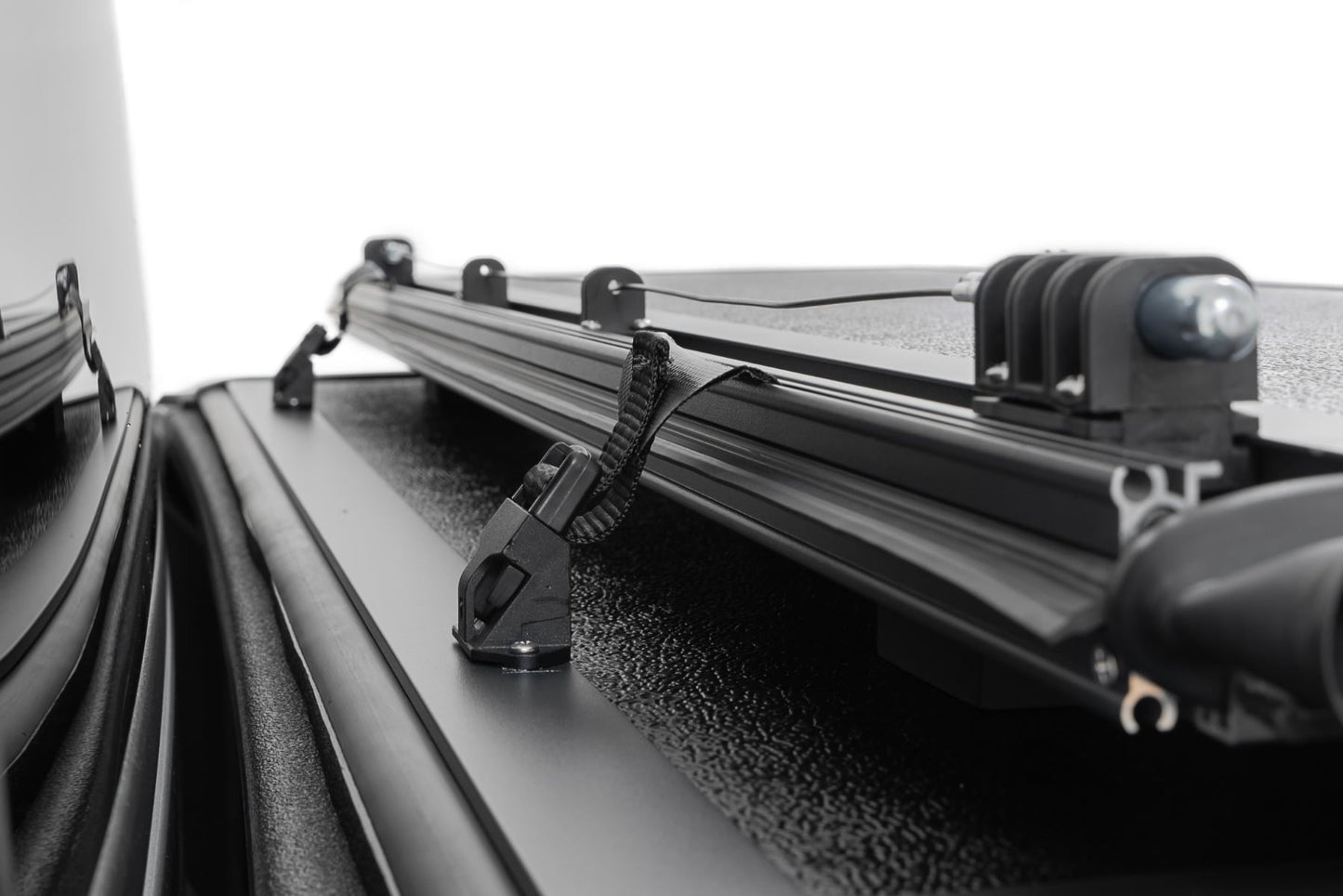 Hard Low Profile Bed Cover 5 Foot Bed Jeep Gladiator JT 4WD (2020-2025) Rough Country-5