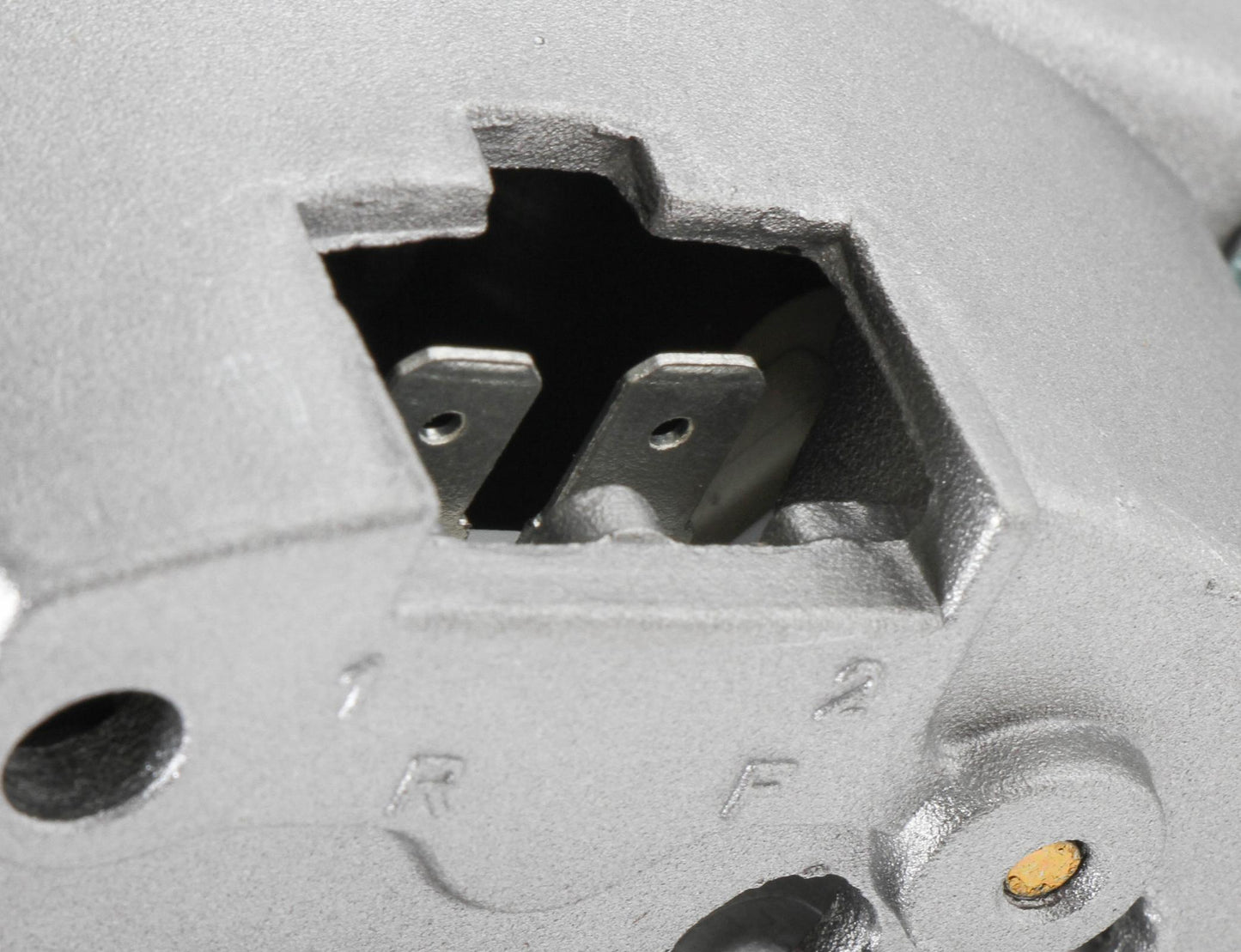 1-Wire Alternator 140 Amp Natural Finish Fits 1971-1986 GM Single V-Belt Mr Gasket-5