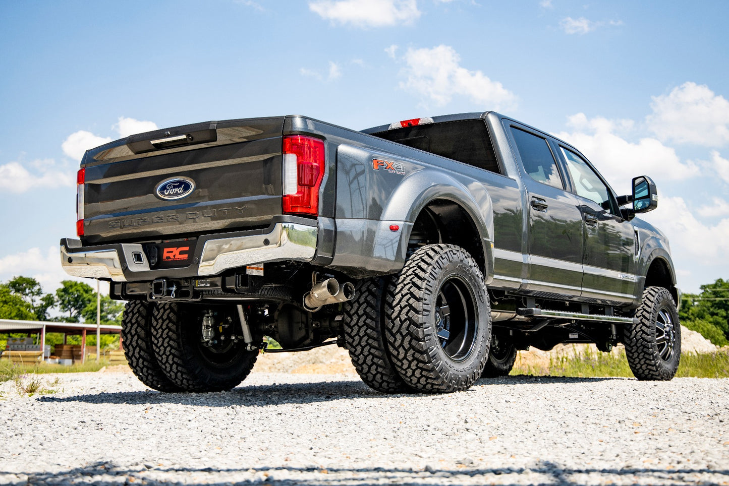Rough Country 4.5 Inch Inch Ford Suspension Lift Kit w/ Vertex Shocks 17-20 F-350 4WD Diesel Dually Rough Country