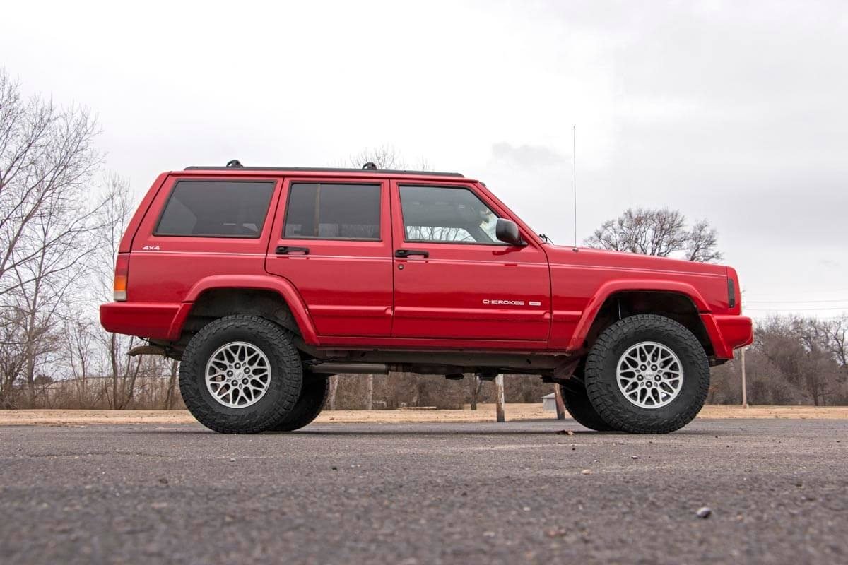Rough Country 3 Inch Jeep Series II Suspension Lift System N2.0 Shocks 84-01 Cherokee XJ Rough Country
