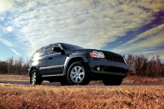2 Inch Lift Kit Jeep Grand Cherokee WK 2WD/4WD (2005-2010) Rough Country-1