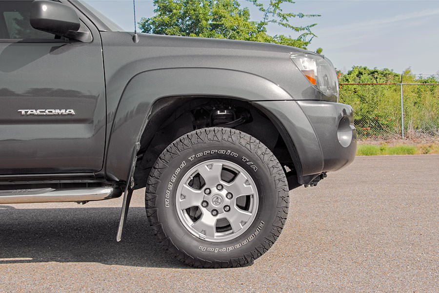 Rough Country 2 Inch Leveling Lift Kit 05-20 Tacoma Rough Country