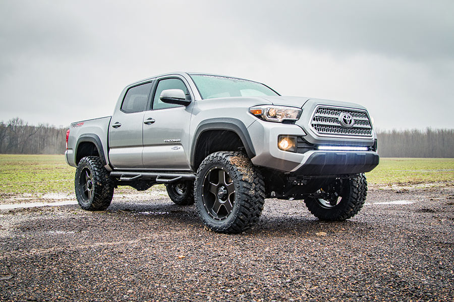 Rough Country 4.0 Inch Toyota Suspension Lift Kit w/ V2 Shocks 16-20 Tacoma 4WD/2WD Rough Country