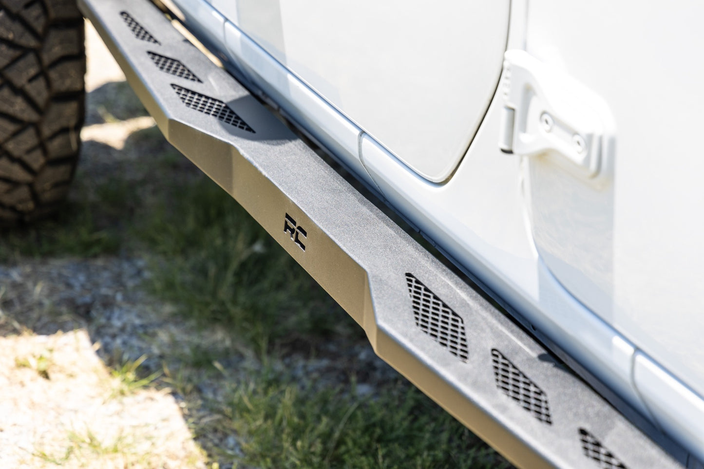 Rough Country Rock Sliders Heavy Duty 4-Door 18-22 Jeep Wrangler JL 4WD Rough Country