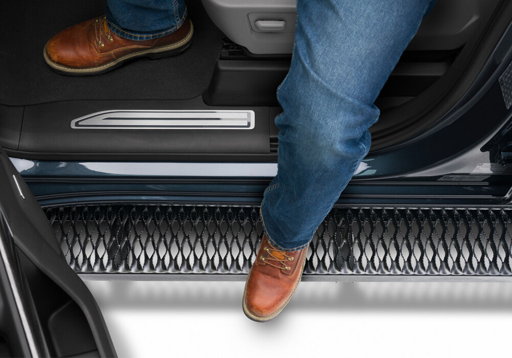 Growler Step System Cab Length (1 Step per Side) 7 Inch Board 2019 (New Body Style)-2025 Chevy Silverado/GMC Sierra 1500/2020-2025 2500 HD/3500 HD Double Cab Textured Black NFab-8