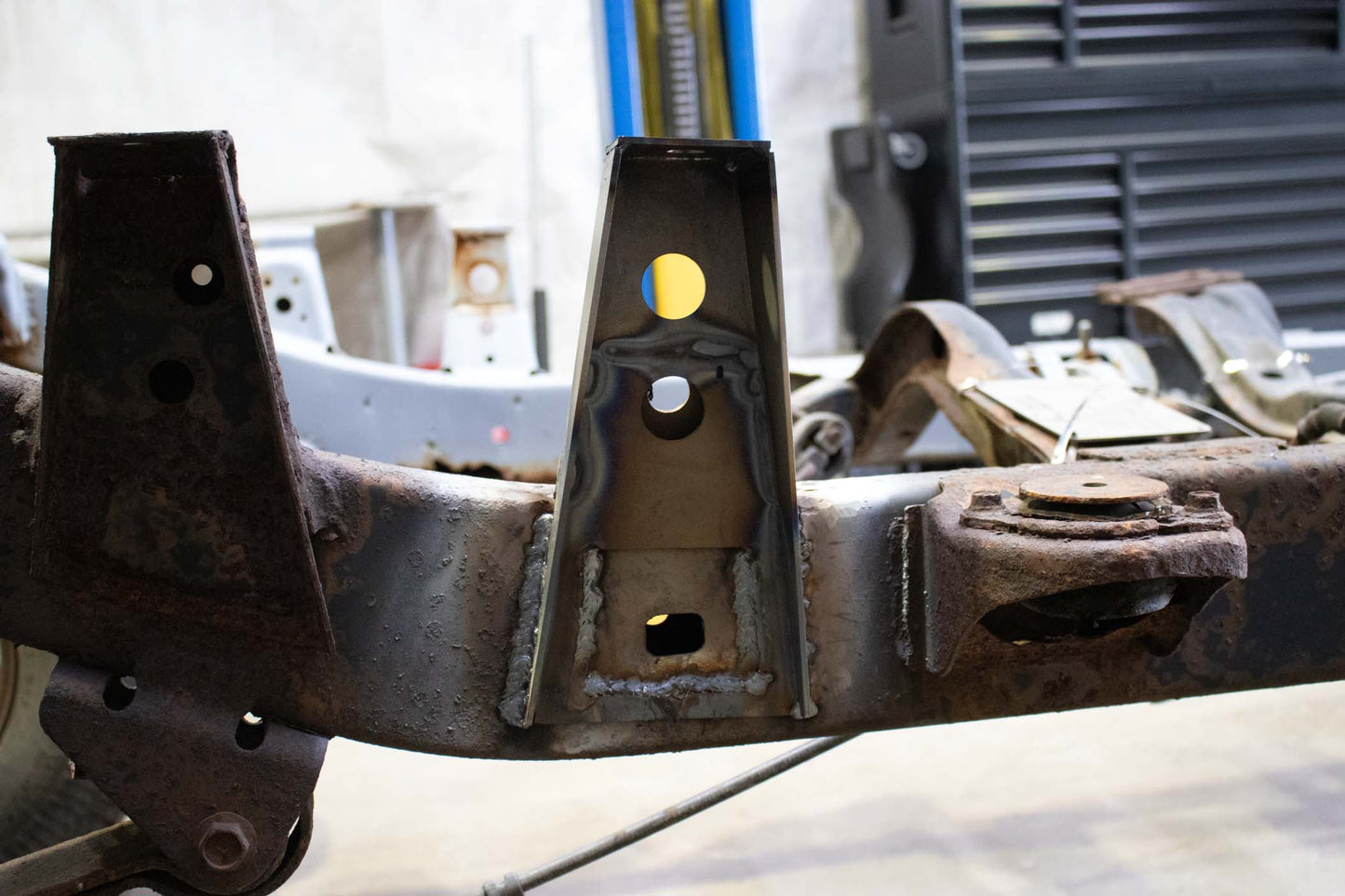 Middle Raised Bed Mount For 1988-1995 Toyota Pickups RB7145 Rust Buster Frameworks-15