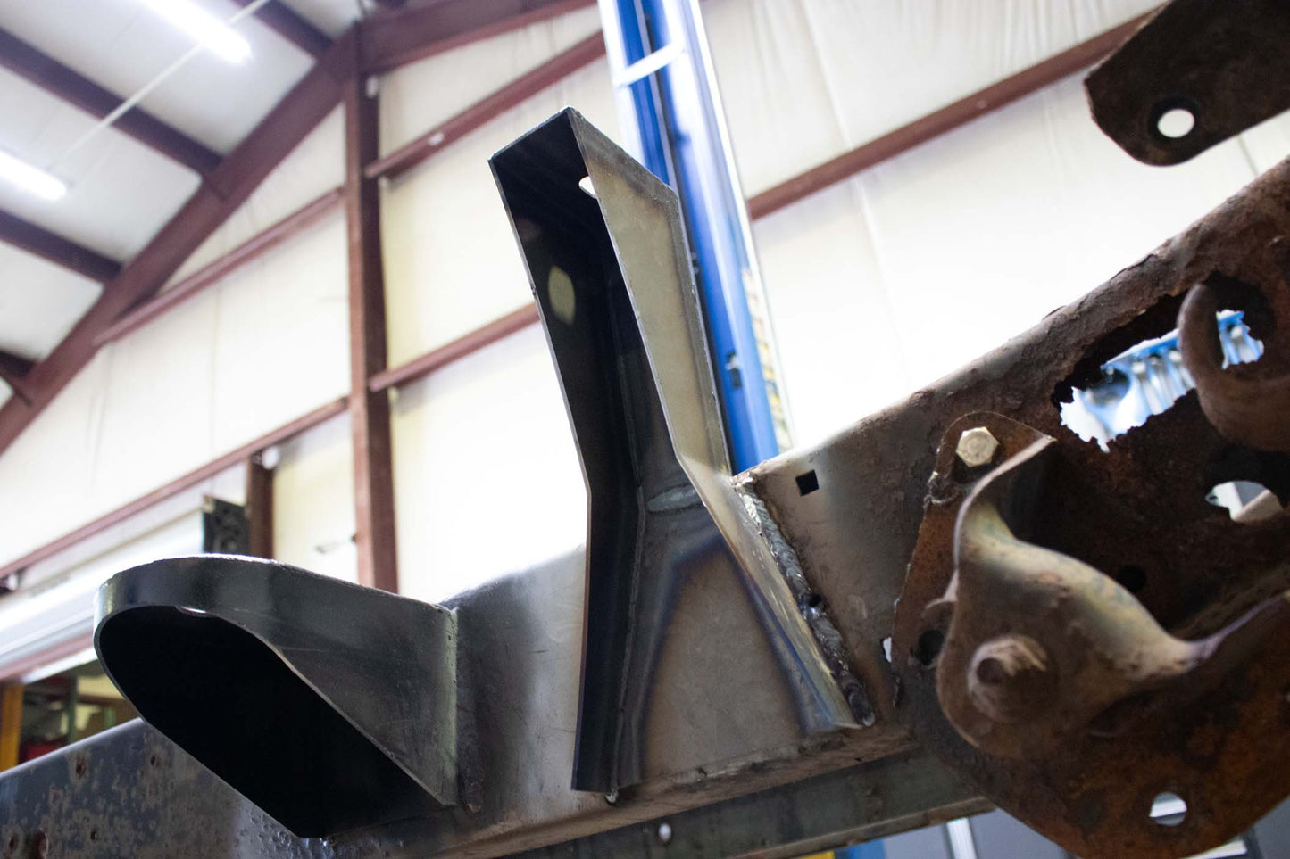 Rust Buster Frameworks Rust Buster Front Bed Mount For 1997-2004 Dodge Dakota RB7708