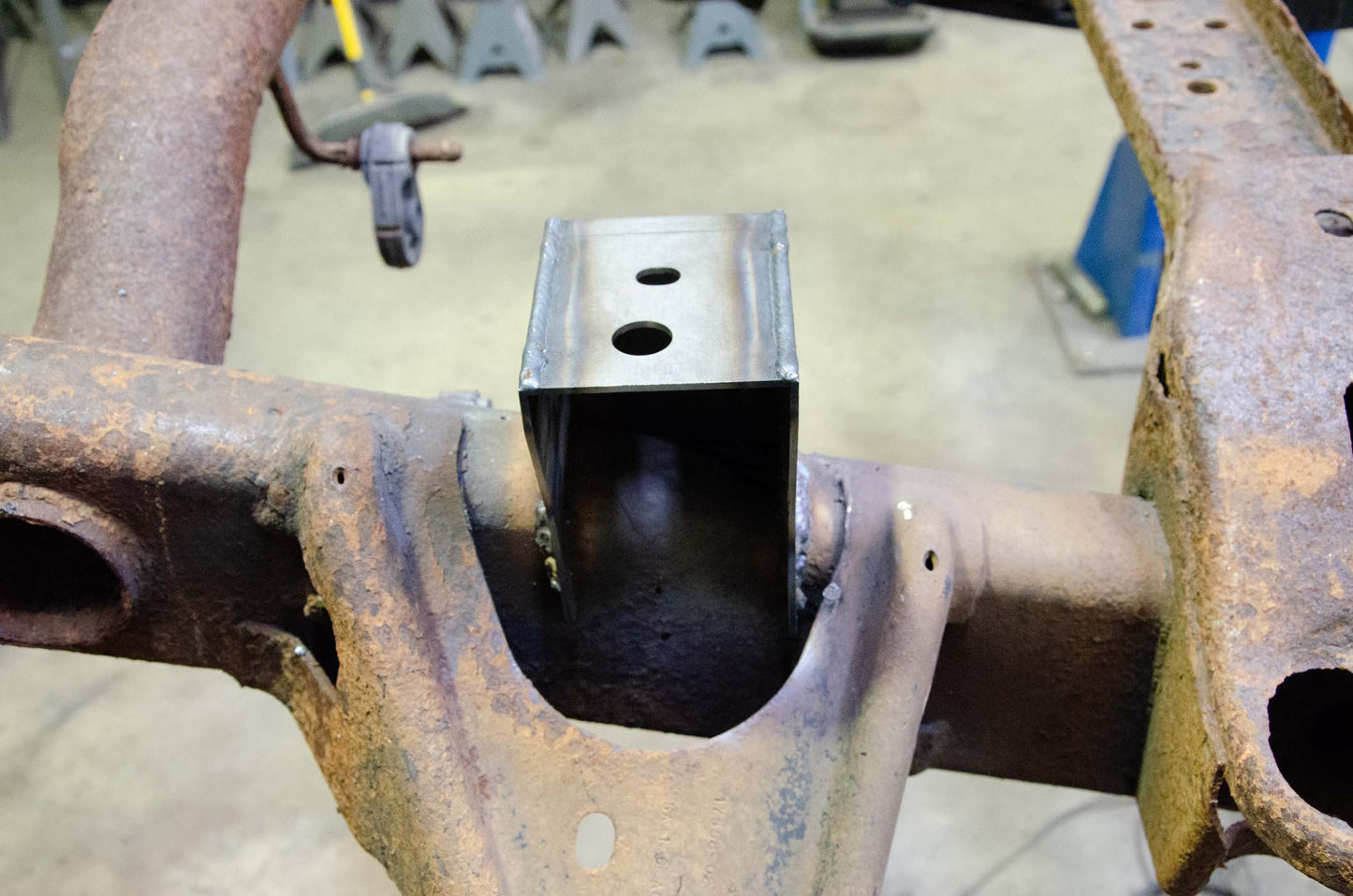 Rust Buster Frameworks Rust Buster Front Bed Mount For 2002-2008 Dodge Ram 1500 RB7723