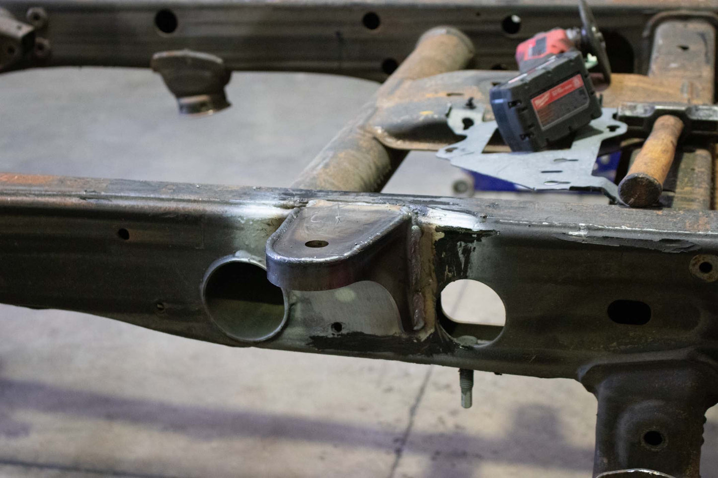 Rear Bed Mount For 2011-2018 GM HD Pickups RB7827 Rust Buster Frameworks-9