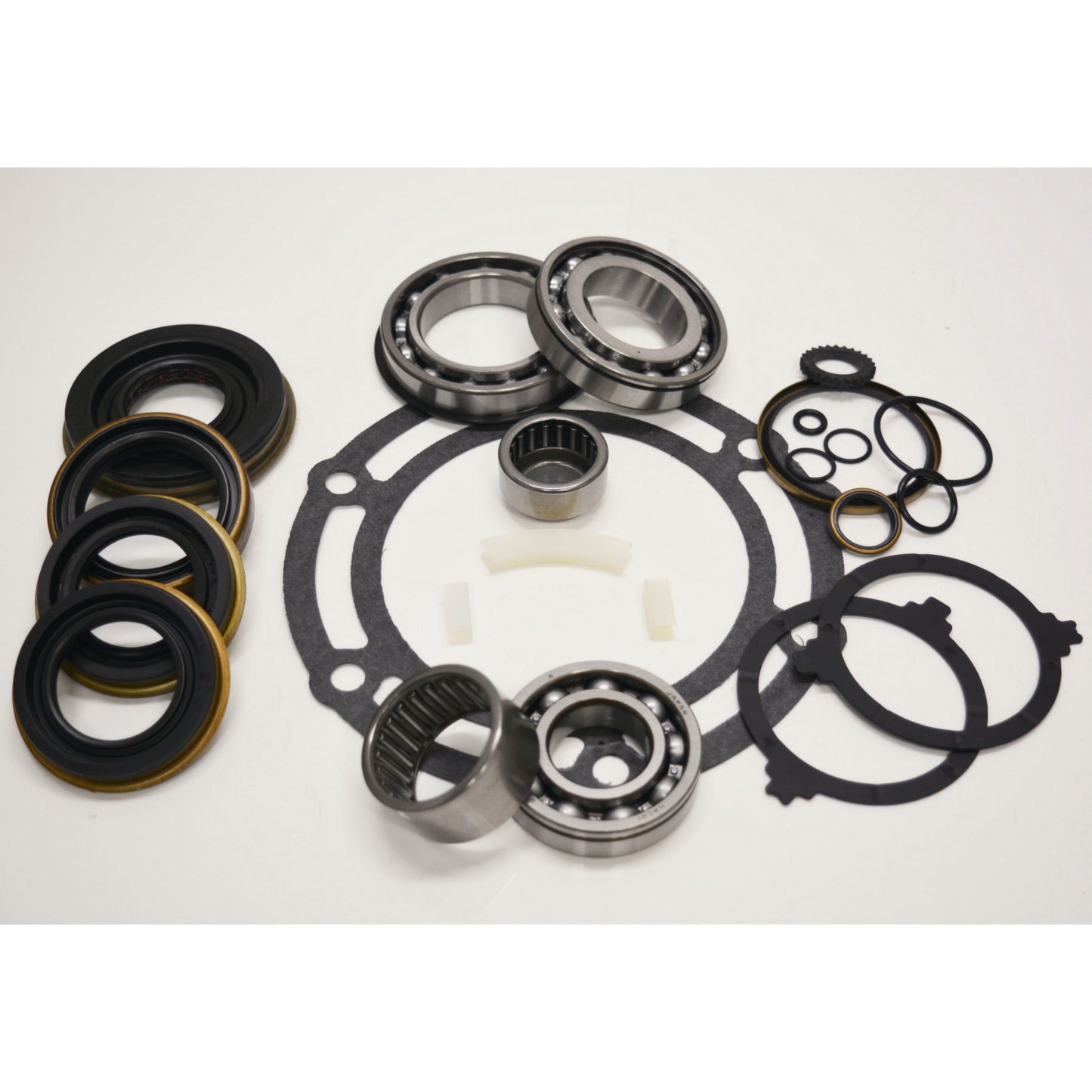 Transfer Case Np231J Narrow Input Bearing Kit 2002+ Jeep Liberty USA Standard Gear