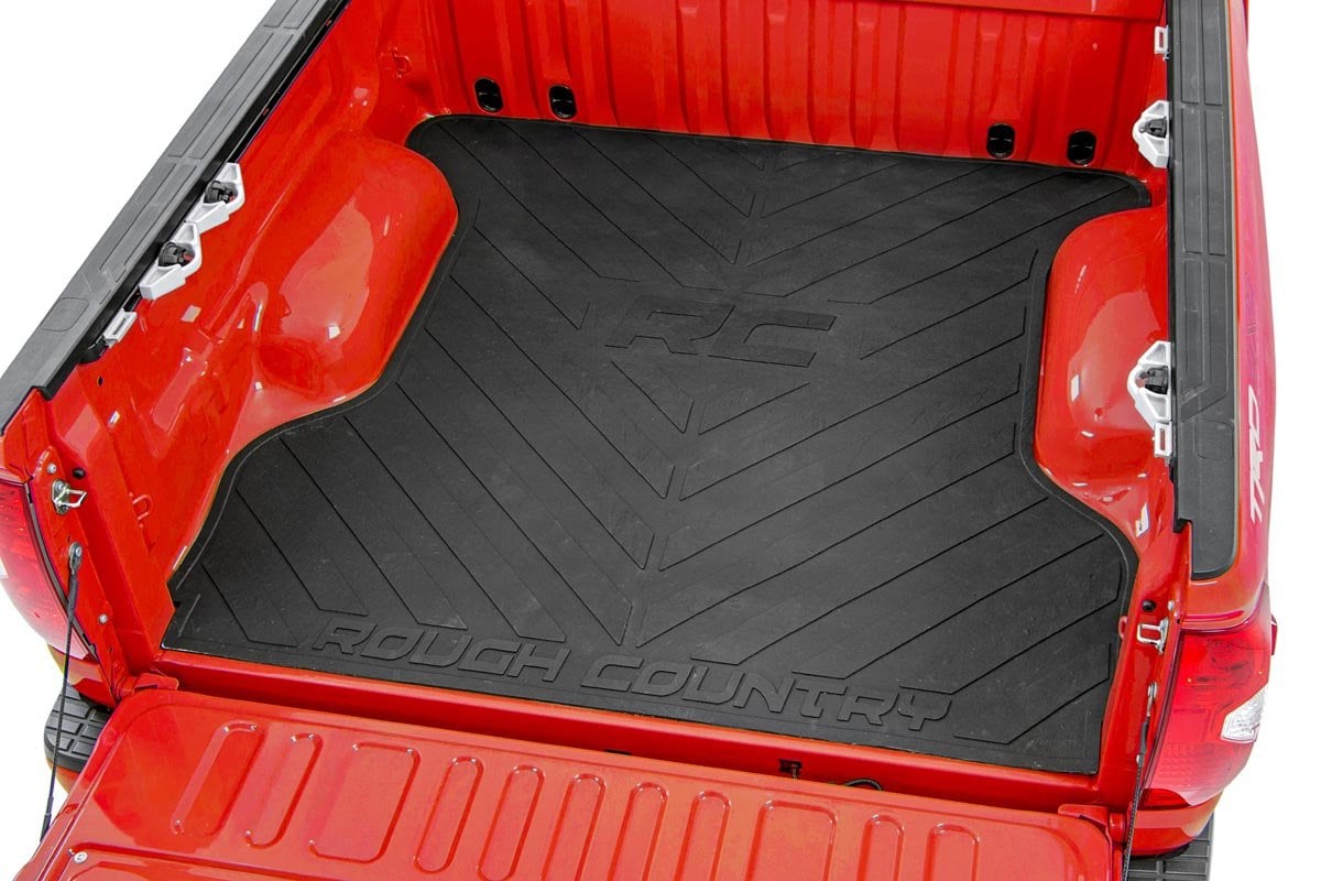 Bed Mat | 8' Bed | RC Logo | Chevy/GMC Sierra 1500 (19-25)/Silverado 1500 (19-25) Rough Country