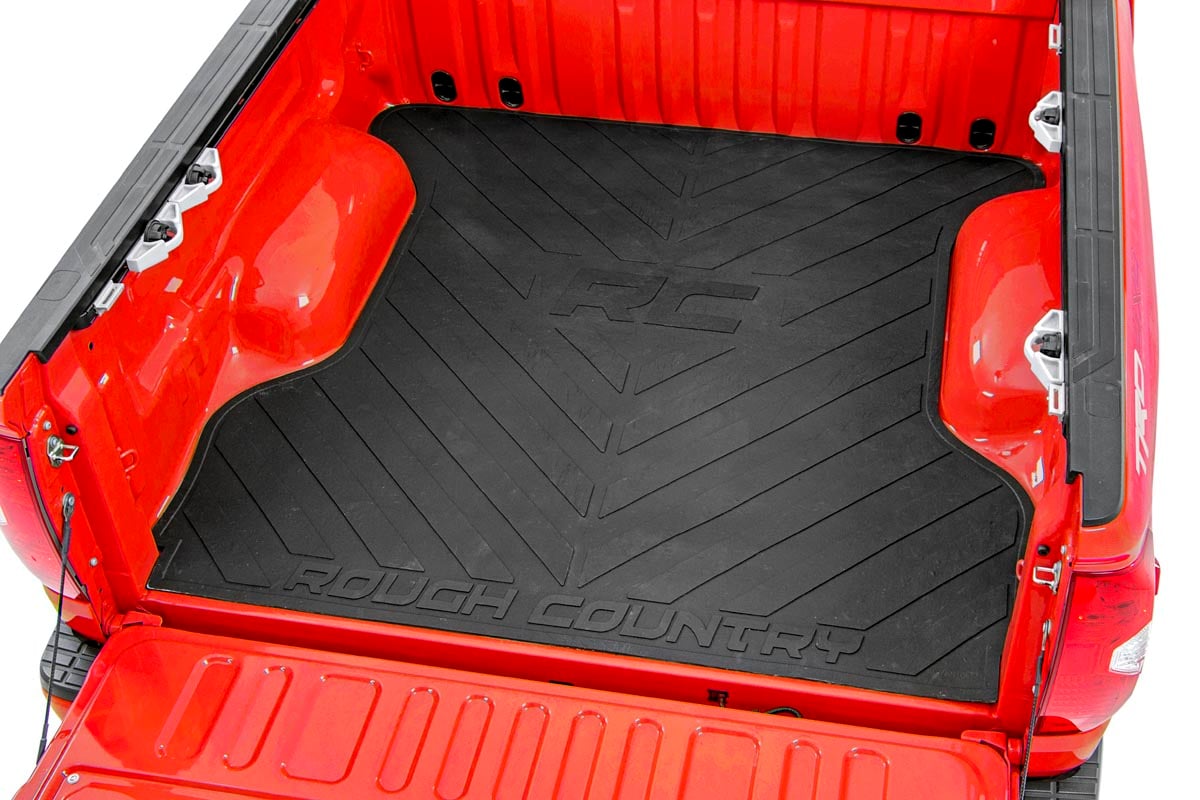 Bed Mat | 6'7" Bed | RC Logo | Chevy/GMC Sierra 1500 (19-25)/Silverado 1500 (19-25) Rough Country