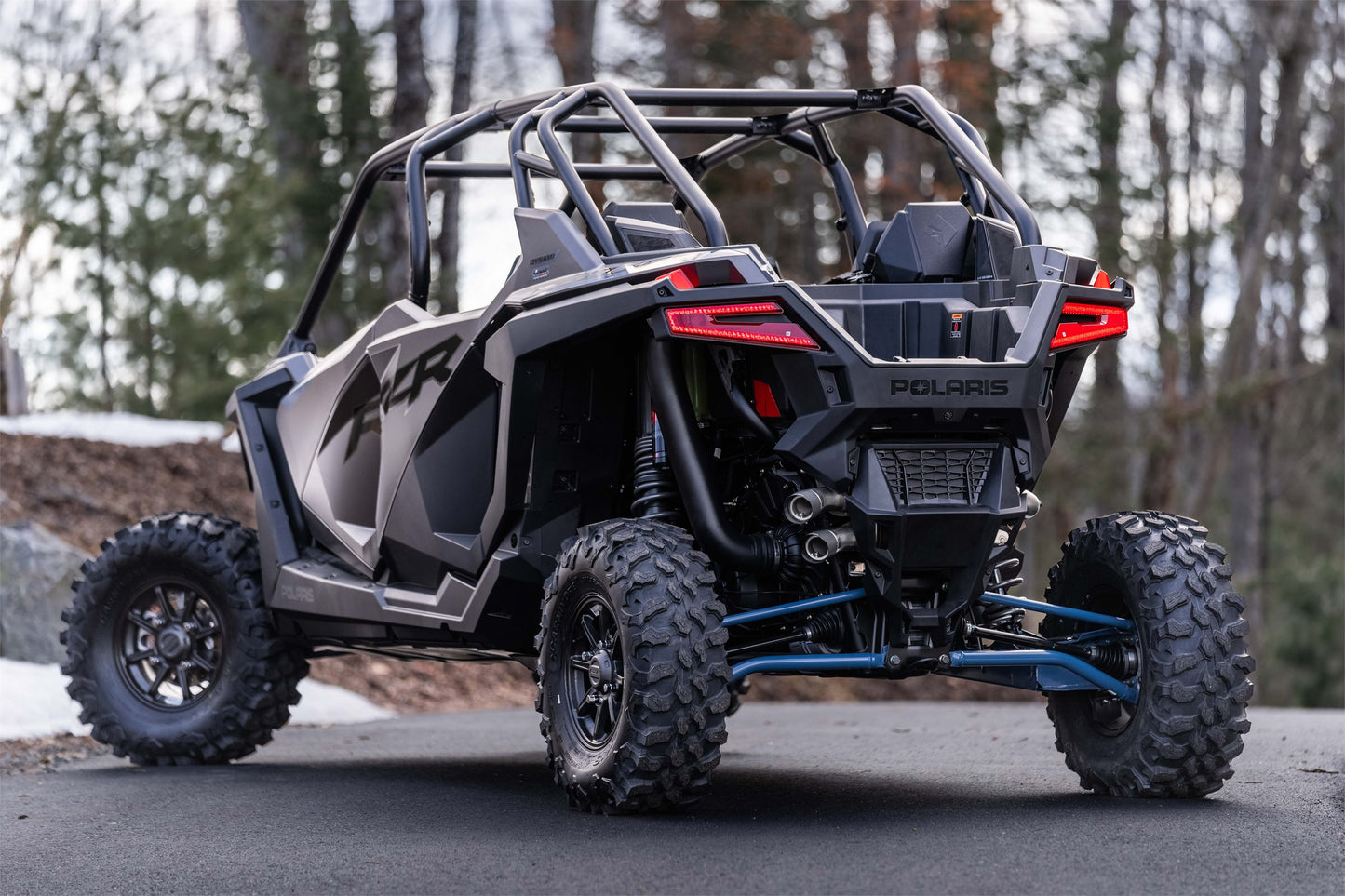 20-Up Polaris RZR PRO XP Slip-on Active Exhaust Dual Outlet with Carbon Fiber Tips Performance Series MBRP-5