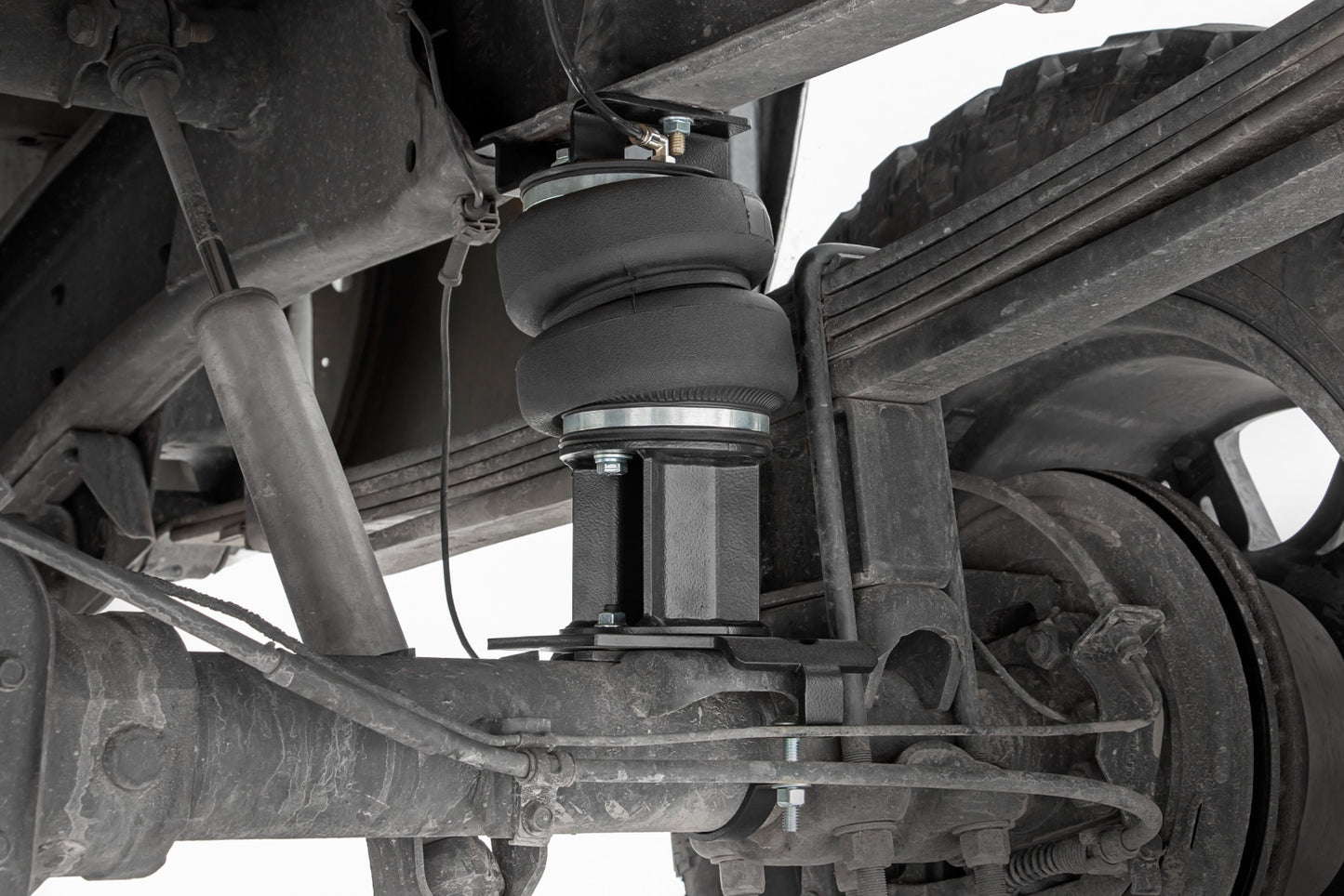 Air Spring Kit 6 Inch Lift Kit Silverado/Sierra 2500HD (01-10) Rough Country-4