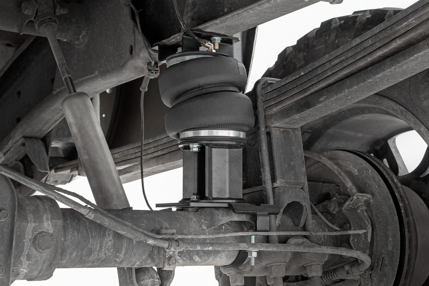 Air Spring Kit w/compressor Wireless Controller 0-6 Inch Lift Silverado/Sierra 2500HD (01-10) Rough Country-4