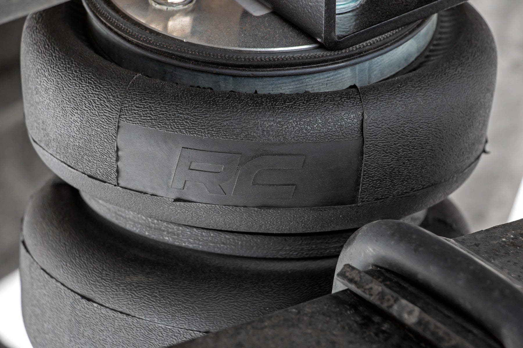 Air Spring Kit 0-6 Inch Lift without Onboard Air Comprsseor 01-10 Chevy/GMC 2500HD Rough Country-5