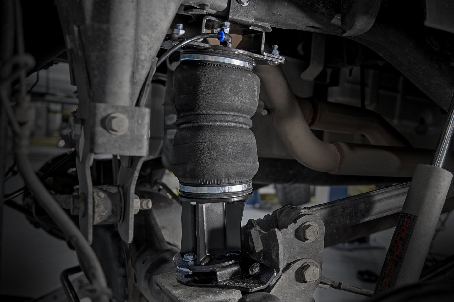 Air Spring Kit Ram 1500 4WD 09-Up and Classic Rough Country-3