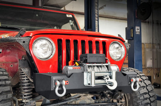 Front Stubby Winch Bumper Jeep Wrangler TJ (97-06)/Wrangler Unlimited (04-06) Rough Country-1