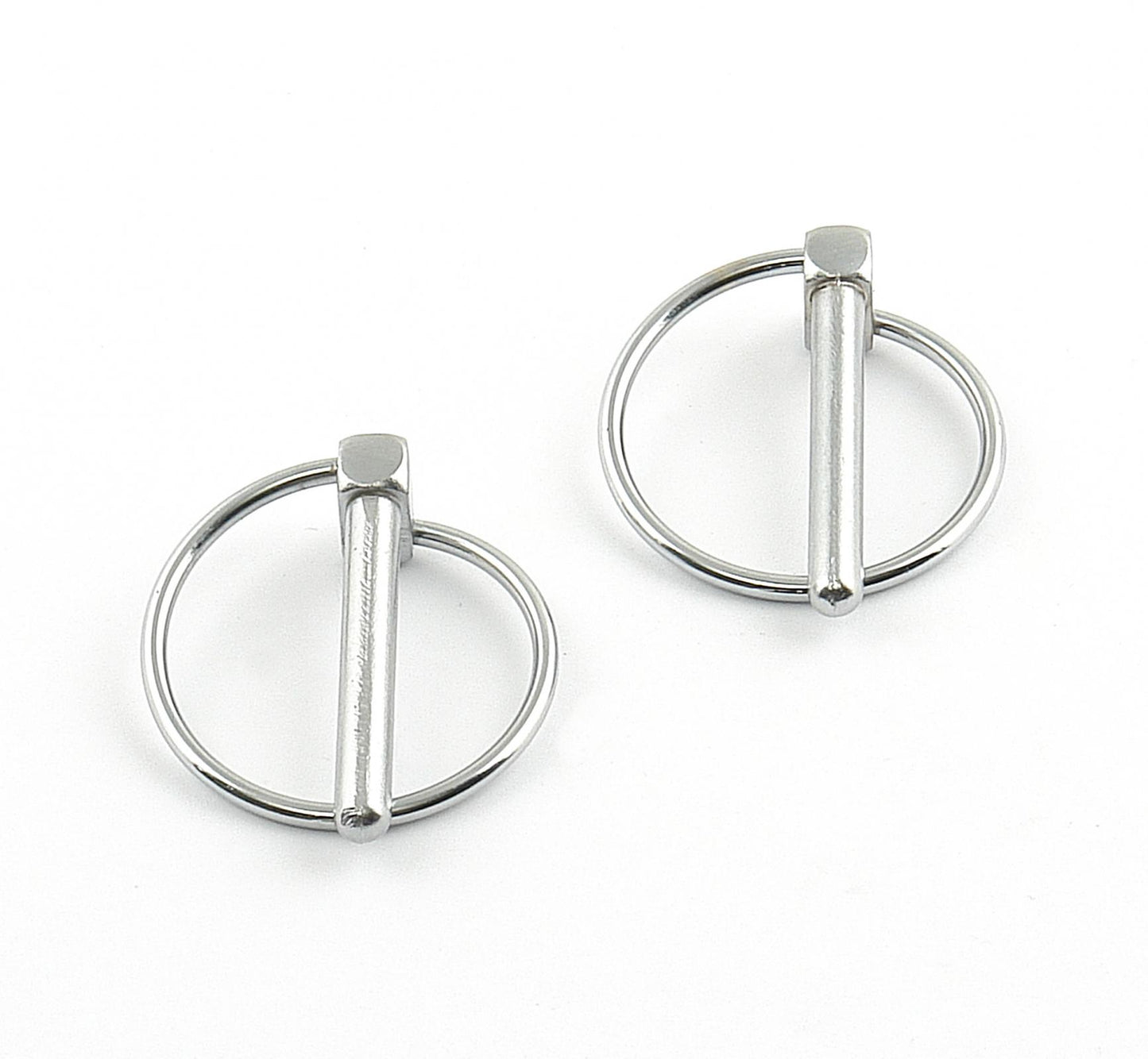 Torsion Clips Set Of 2 These replacement clips are torsion style that can be used with most hood pins Mr Gasket
