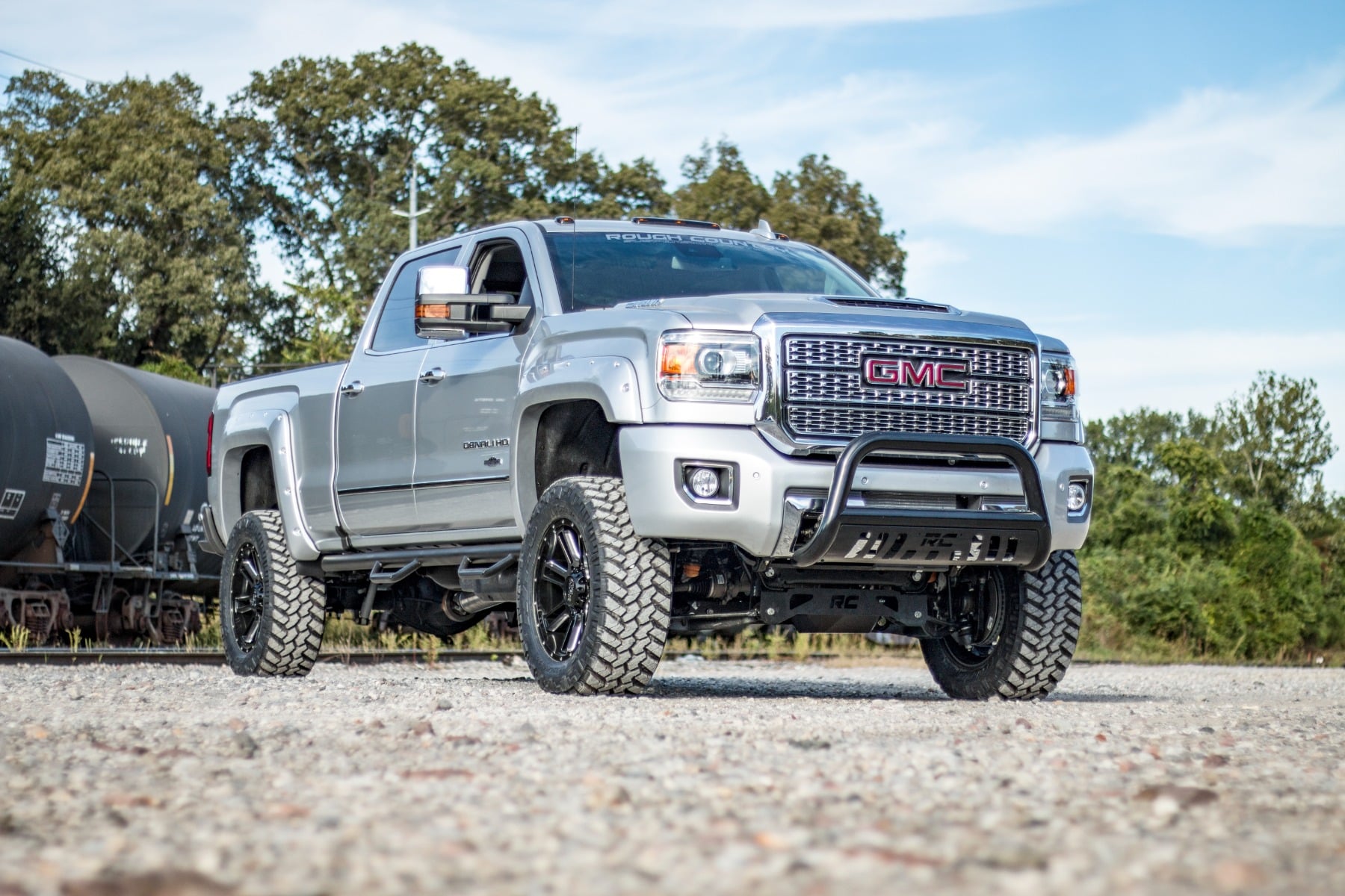 5 Inch Lift Kit Torsion Drop M1 Silverado/Sierra 2500HD/3500HD (11-19) Rough Country-1
