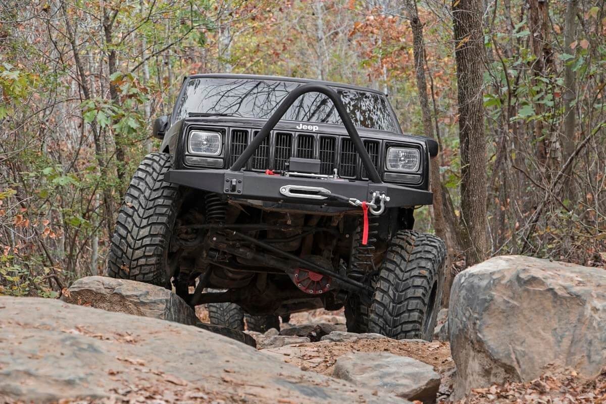 Front Winch Bumper Jeep Cherokee XJ 2WD/4WD (1984-2001) Rough Country-2