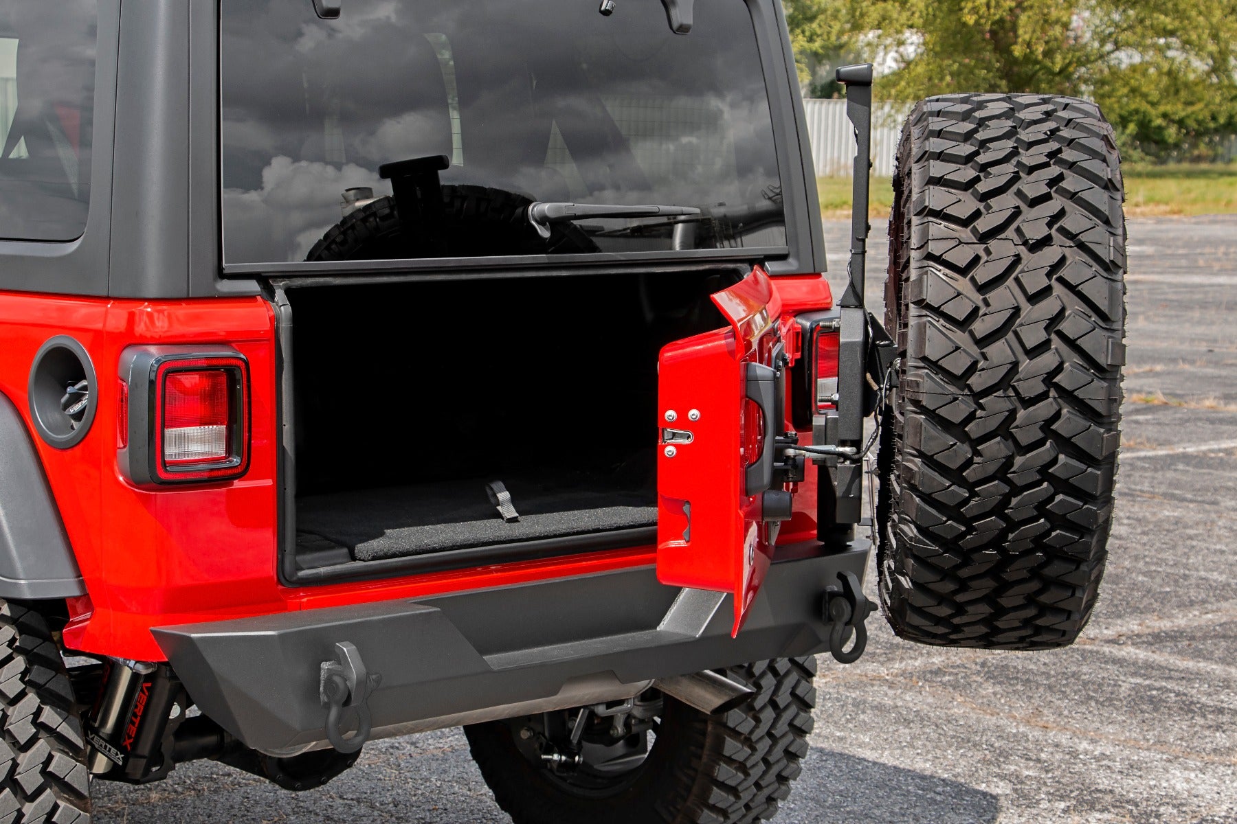 Rough Country Jeep JL Rear Trail Bumper with Tire Carrier For 18-Pres Wrangler JL 4WD Rough Country