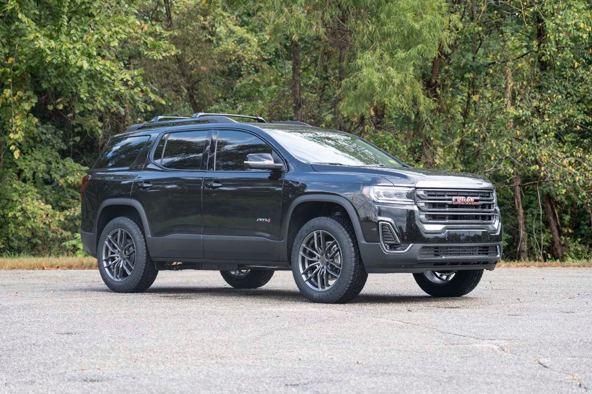 1.5 Inch Lift Kit N3 Front Struts GMC Acadia 2WD/4WD (2017-2023) Rough Country-2