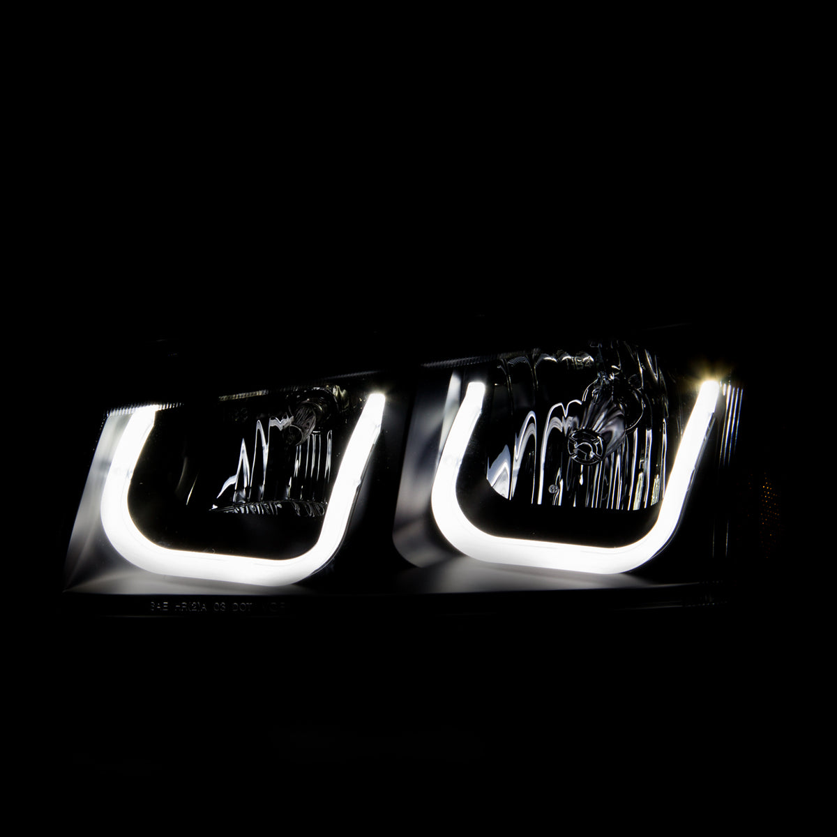 Headlight Set Projector W/U-Bar Projector Clear Lens Black Housing Pair Does Not Fit Avalanche Models With Body Cladding Chevrolet Avalanche 1500/Avalanche/Avalanche Silverado 2500 2003-2006, Chevrolet Silverado 1500/1500 HD/2500 HD/3500 2003-2007 AnzoUSA-2