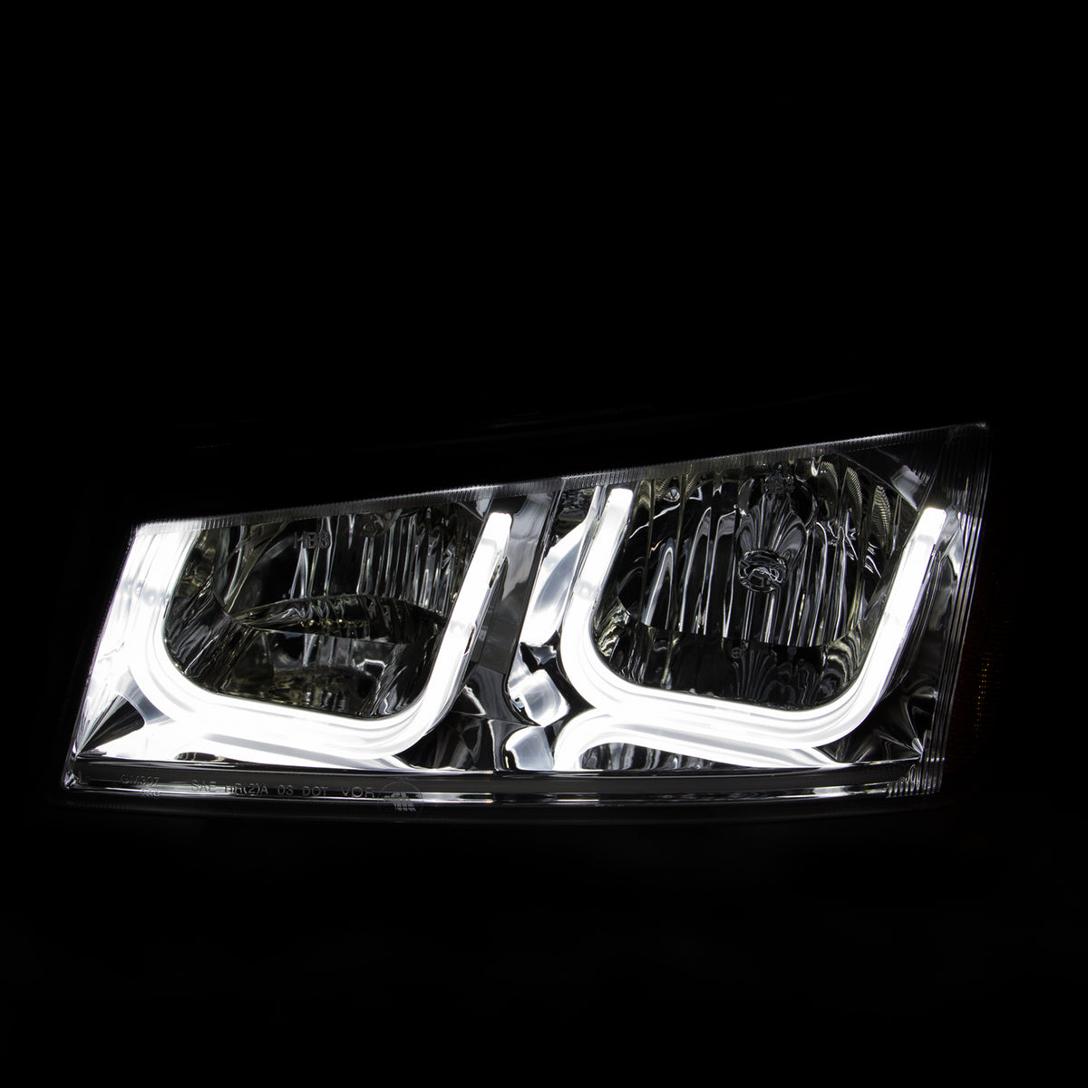 Headlight Set Projector Clear Lens Chrome Housing Pair W/U-Bar Does Not Fit Avalanche Models With Body Cladding Chevrolet Avalanche 1500/Avalanche/Avalanche Silverado 2500 2003-2006, Chevrolet Silverado 1500/1500 HD/2500 HD/3500 2003-2007 AnzoUSA-2
