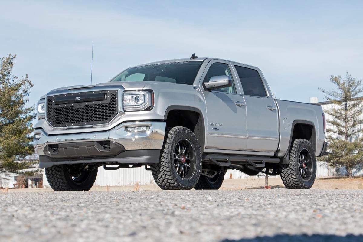 3.5 Inch Lift Kit Alu/Stamp Steel LCA M1 Strut Silverado/Sierra 1500 (14-18 & Classic) Rough Country-1