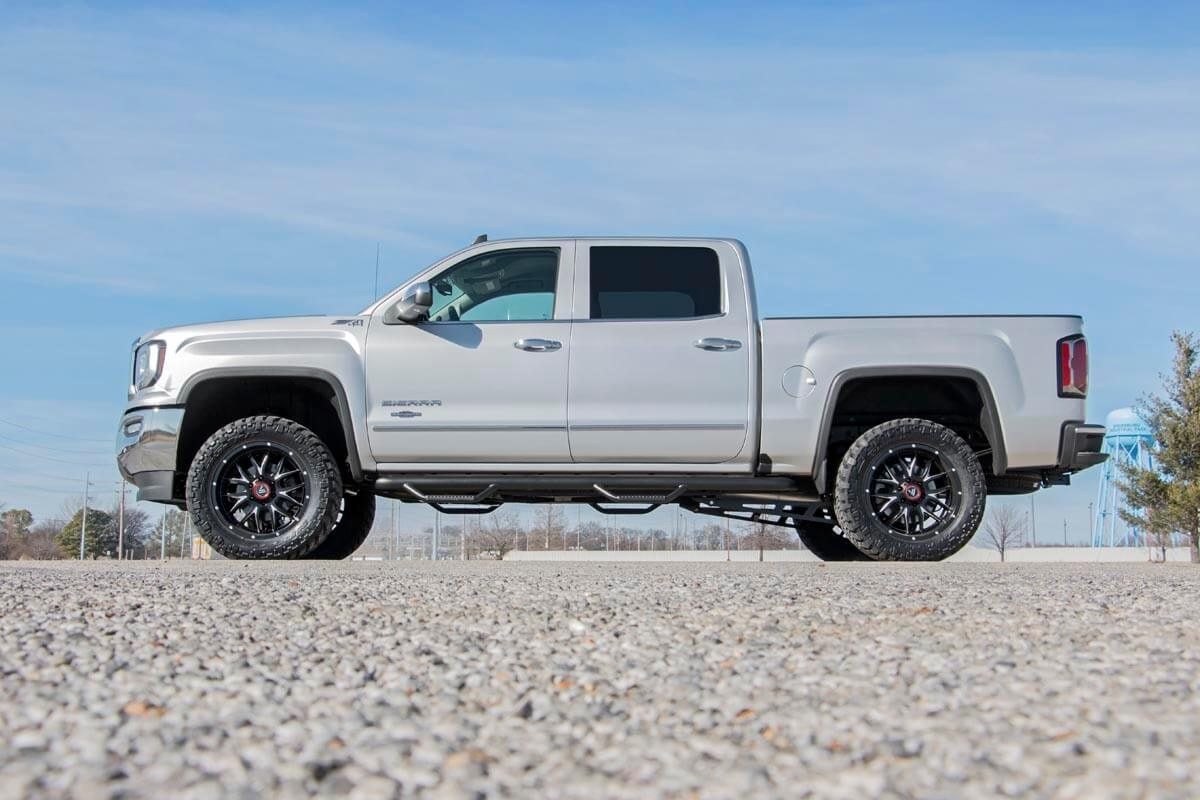 3.5 Inch Lift Kit Alu/Stamp Steel LCA M1 Strut Silverado/Sierra 1500 (14-18 & Classic) Rough Country-4
