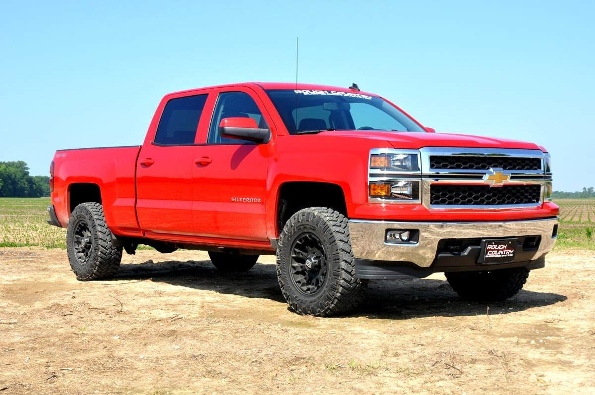 2 Inch Leveling Kit Aluminum Red Silverado/Sierra 1500 Truck (07-18) SUV (07-20) Rough Country-1