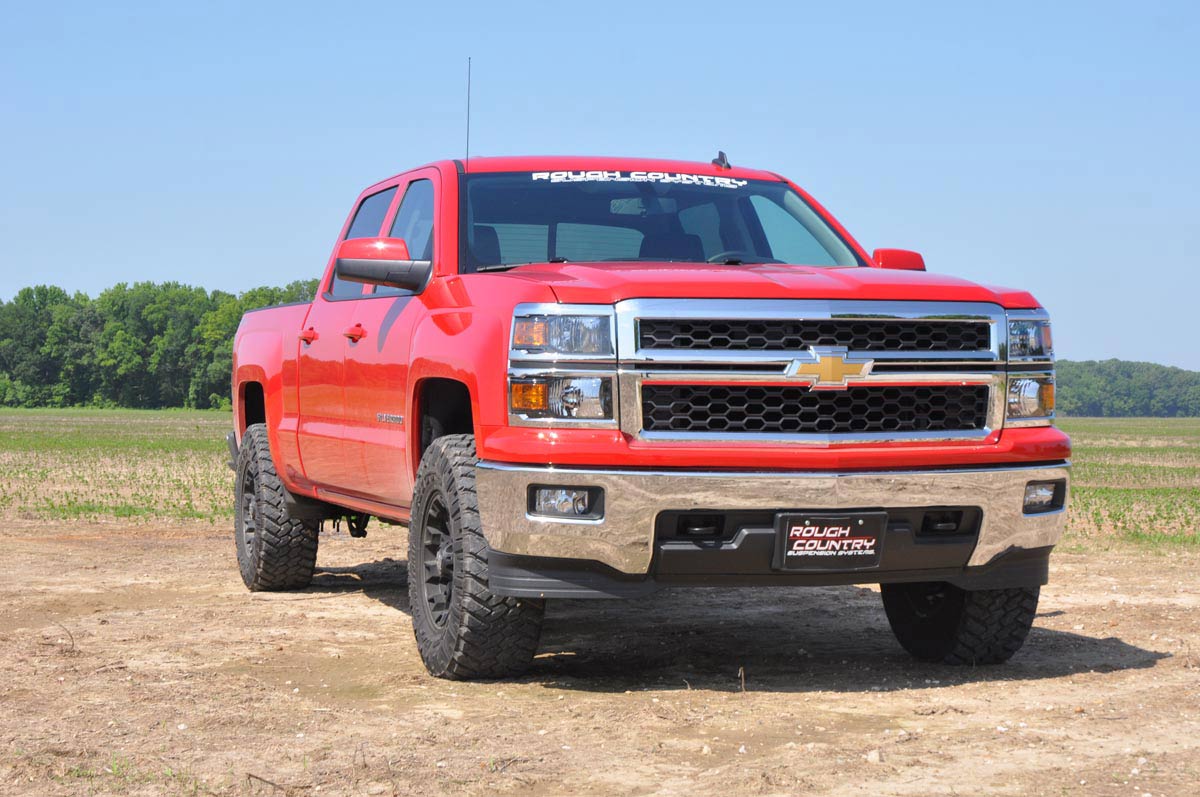 2.5 Inch Lift Kit Alu/Cast Steel M1 Strut Silverado/Sierra 1500 (07-18) Rough Country-2