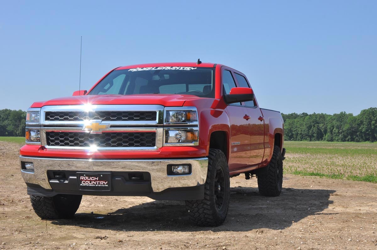 2.5 Inch Lift Kit Alu/Cast Steel M1 Strut Silverado/Sierra 1500 (07-18) Rough Country-3