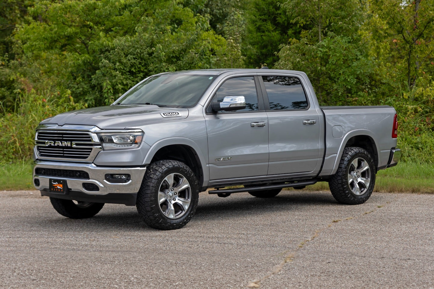 OV2 Running Boards Side Step Bars Crew Cab Ram 1500 (19-26)/1500 TRX (21-24) Rough Country-2