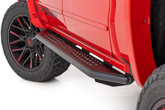 OV2 Running Boards Side Step Bars Crew Cab Silverado/Sierra 1500/2500HD/3500HD (07-19 & Classic) Rough Country