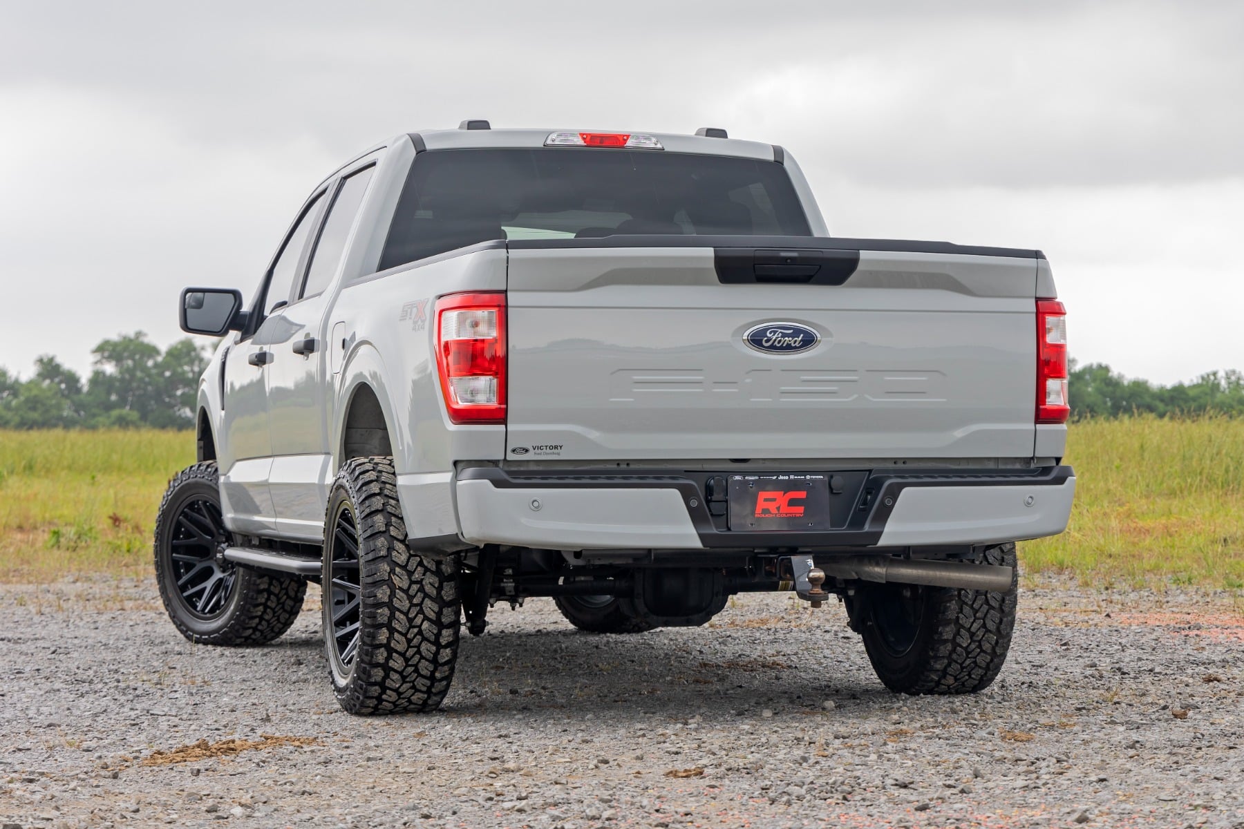 OV2 Running Boards Side Step Bars Crew Cab Ford F-150/Lightning/F-250/F-350 (15-26) Rough Country-5