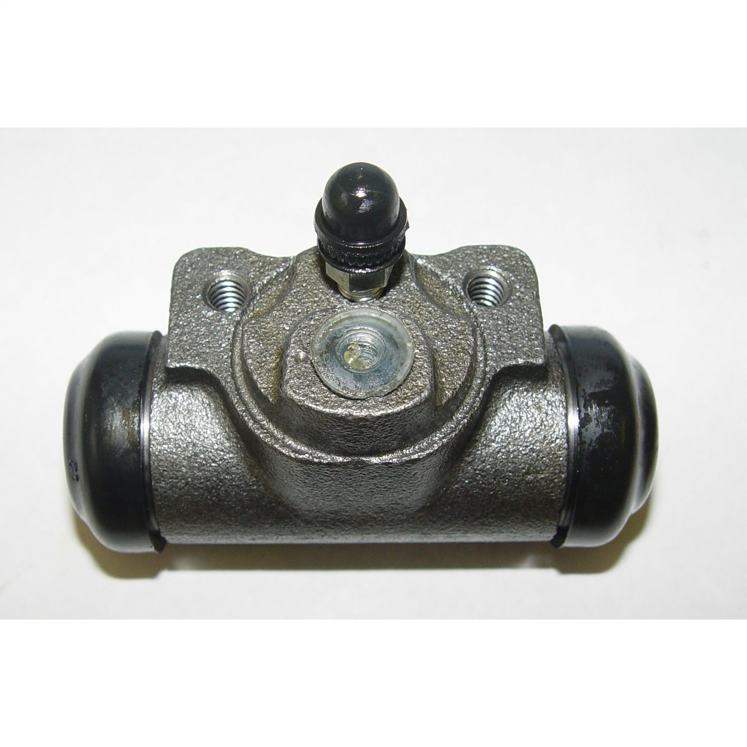 Brake Wheel Cylinder Fits The Rear Of 90-95 Wrangler YJ And 97-00 Wrangler TJ Models Equipped With Rear Drum Brakes OMIX
