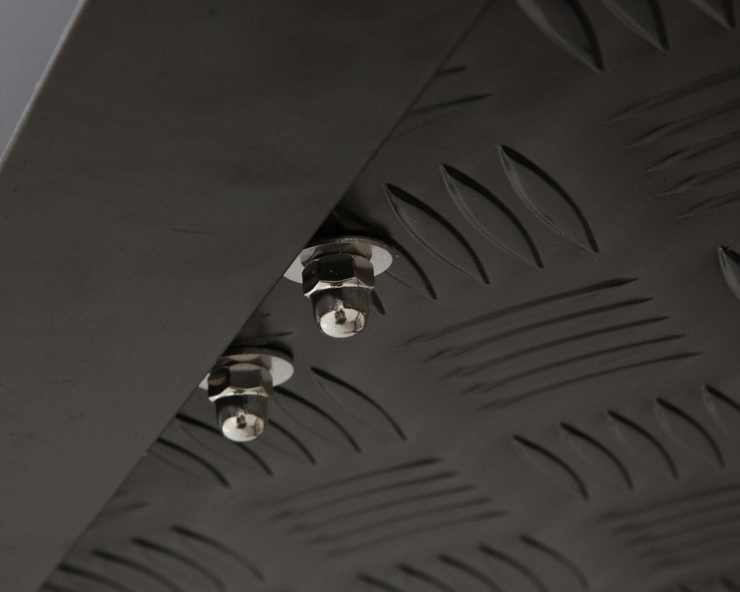 Overland Vehicle Systems 18089901 Bushveld hard shell roof top tent Overland Vehicle Systems