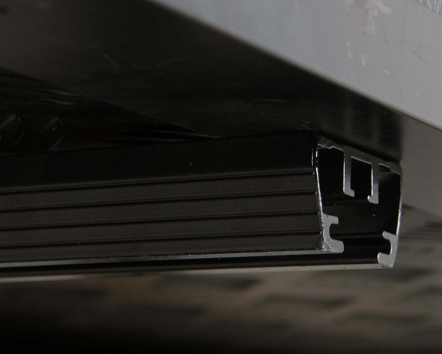 Overland Vehicle Systems 18089901 Bushveld hard shell roof top tent Overland Vehicle Systems