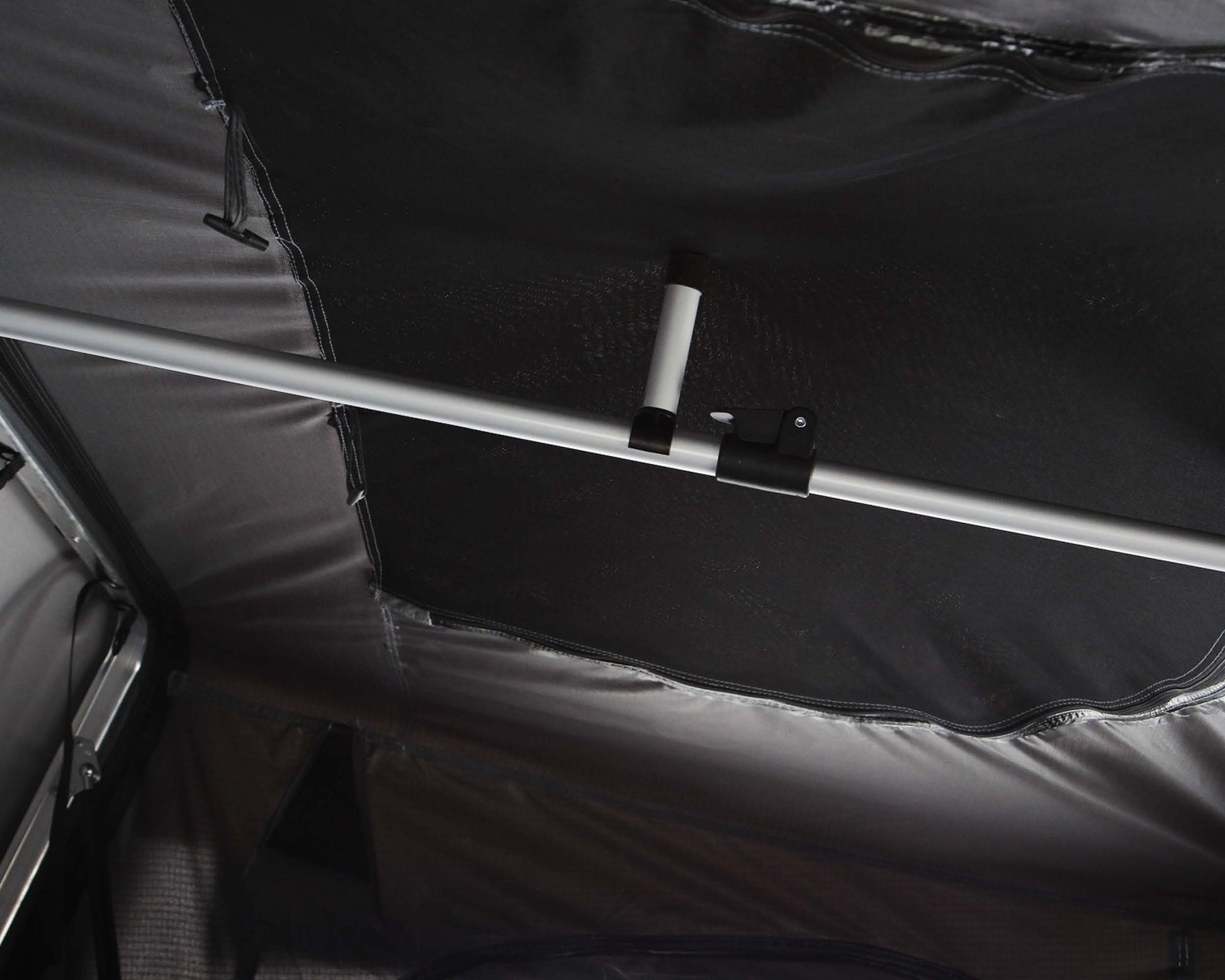18089901 Bushveld hard shell roof top tent Overland Vehicle Systems-10