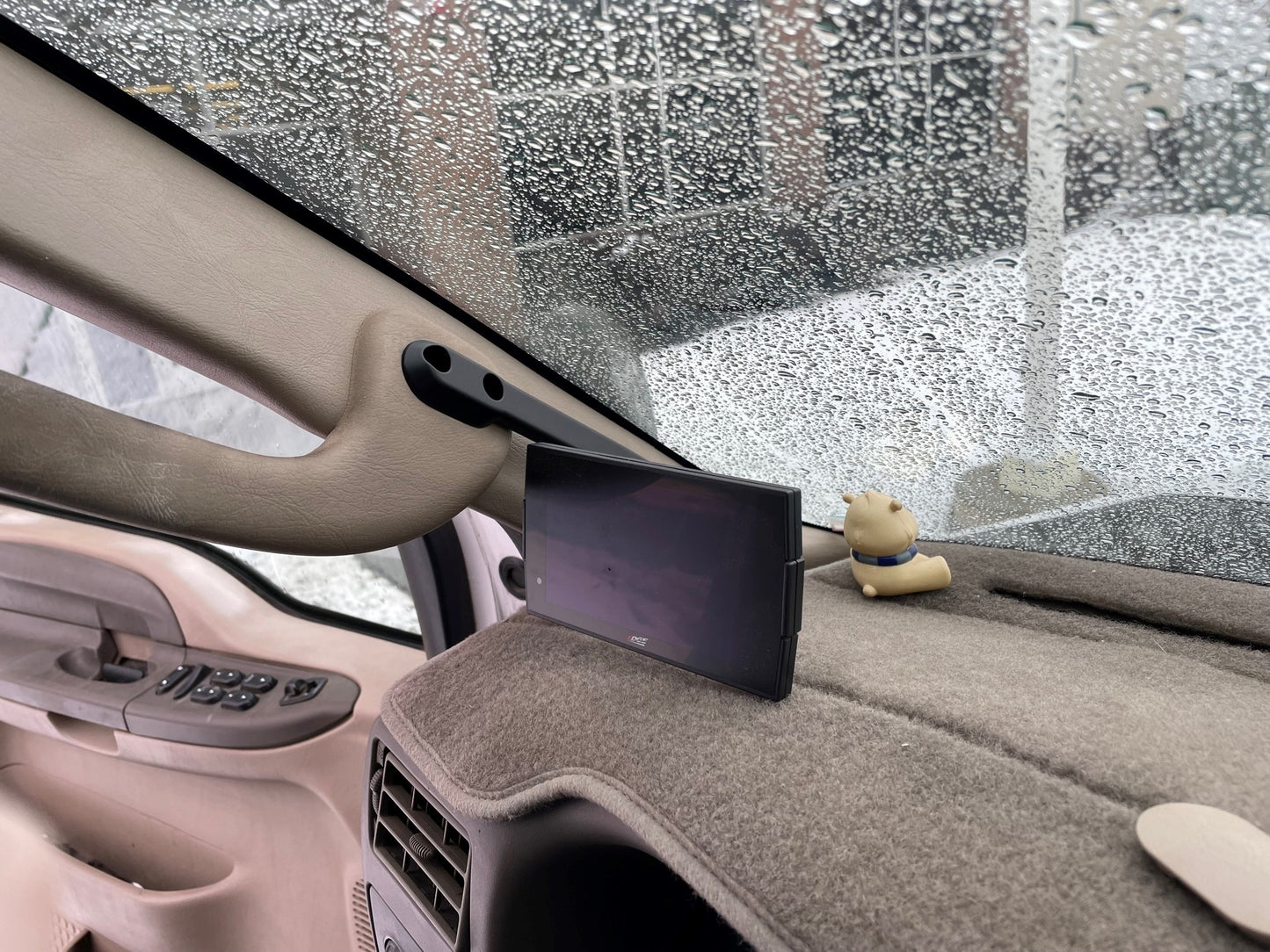 A-Pillar Display Mount 2004.5-2007 Ford F250/F350/Excursion Display Mount Edge Products-1